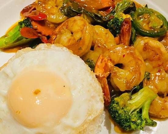 Smoked Chilli Shrimps with Rice and Fried Egg