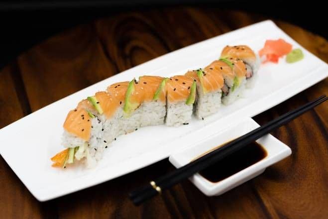 Gold Dragon Roll (8pc)