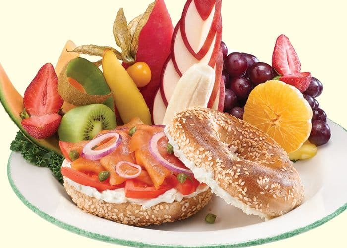 Bagel Beaufish avec fruits frais