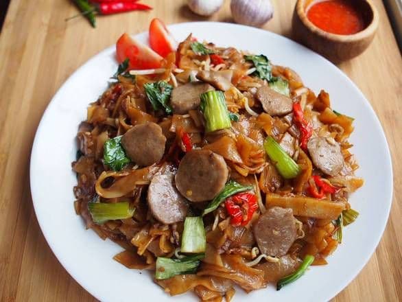 Kwetiau Goreng - Fried Flat Rice Noodles