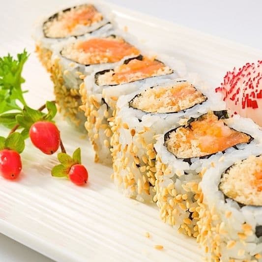 05. Spicy Salmon Roll (8 pcs) - 辣辣三文