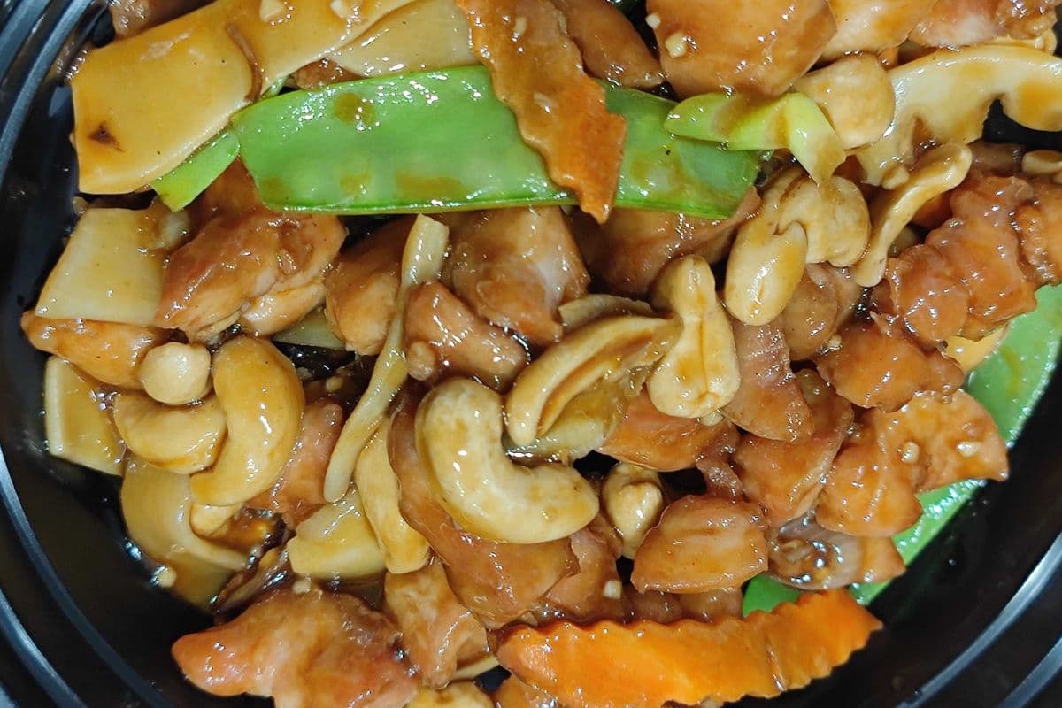 Chicken with Cashew Nuts