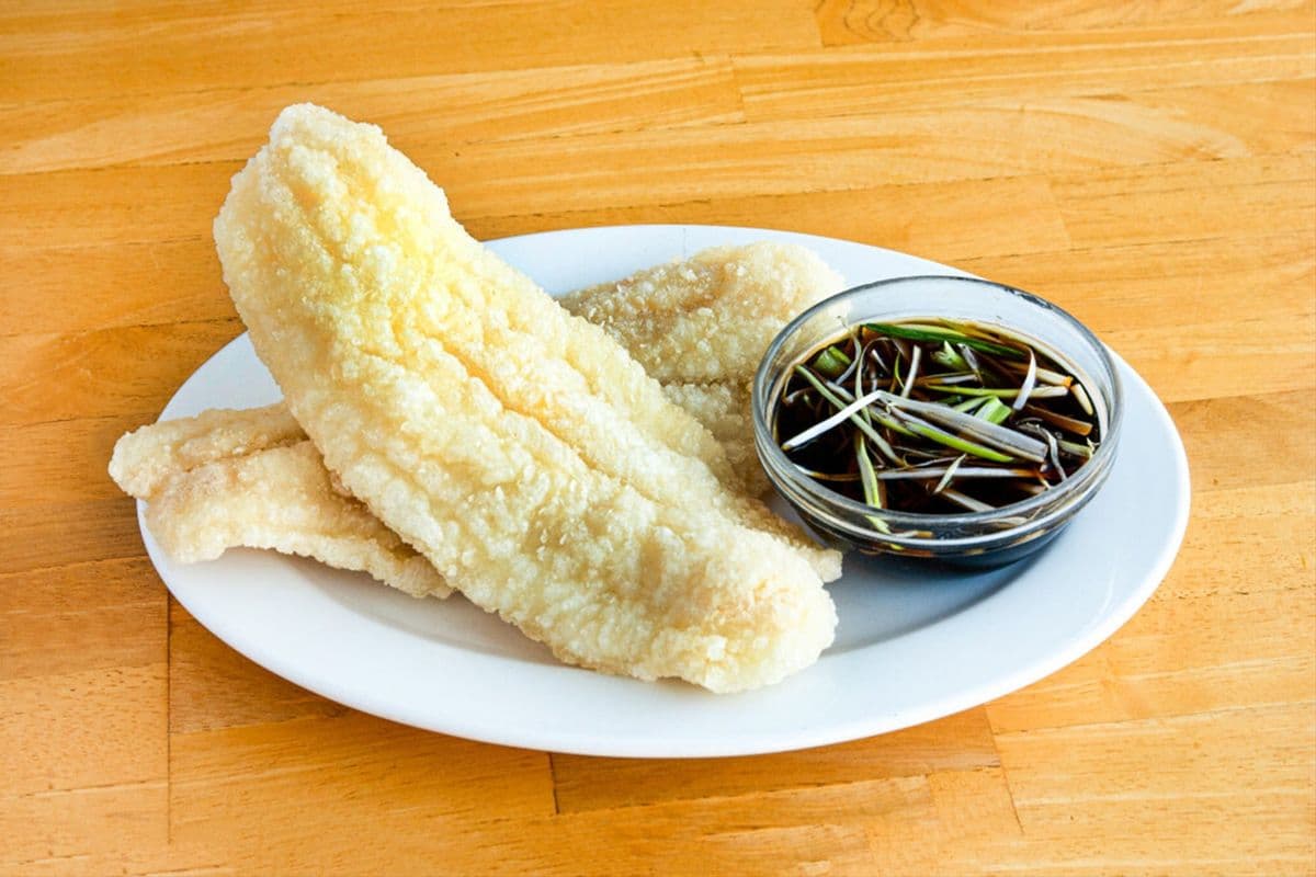 Basa Fish Fillet with Ginger Soy Sauce (2pcs)