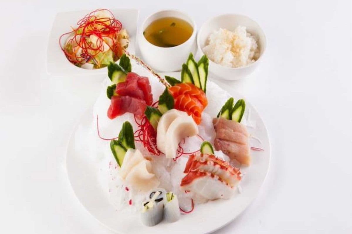 Chef's Special Sashimi (19 pcs) with rice