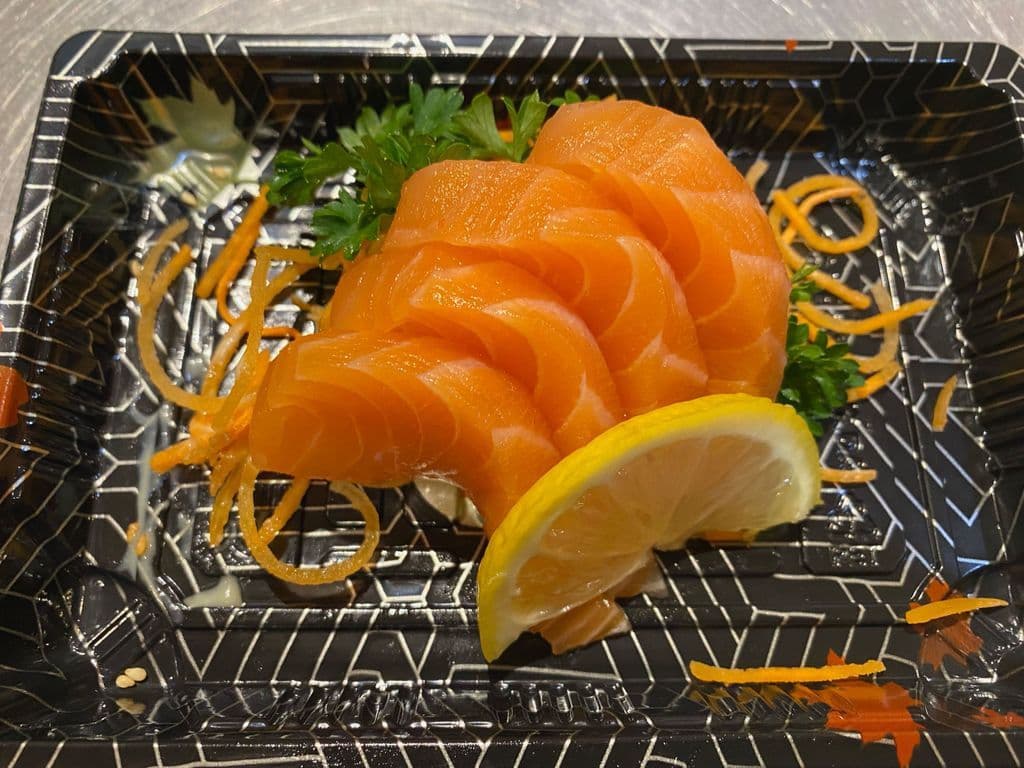 118. Salmon (Sashimi)