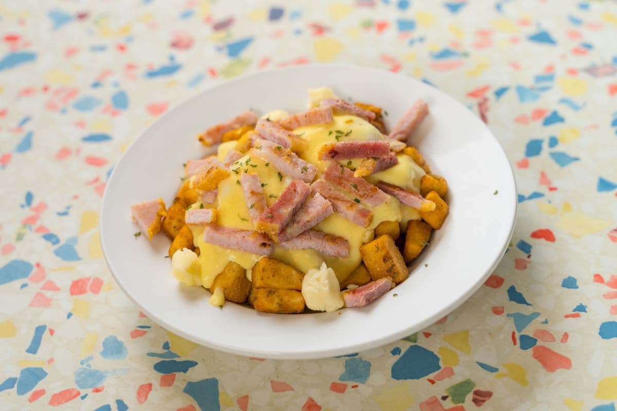 Specialty Egg Benny Poutine