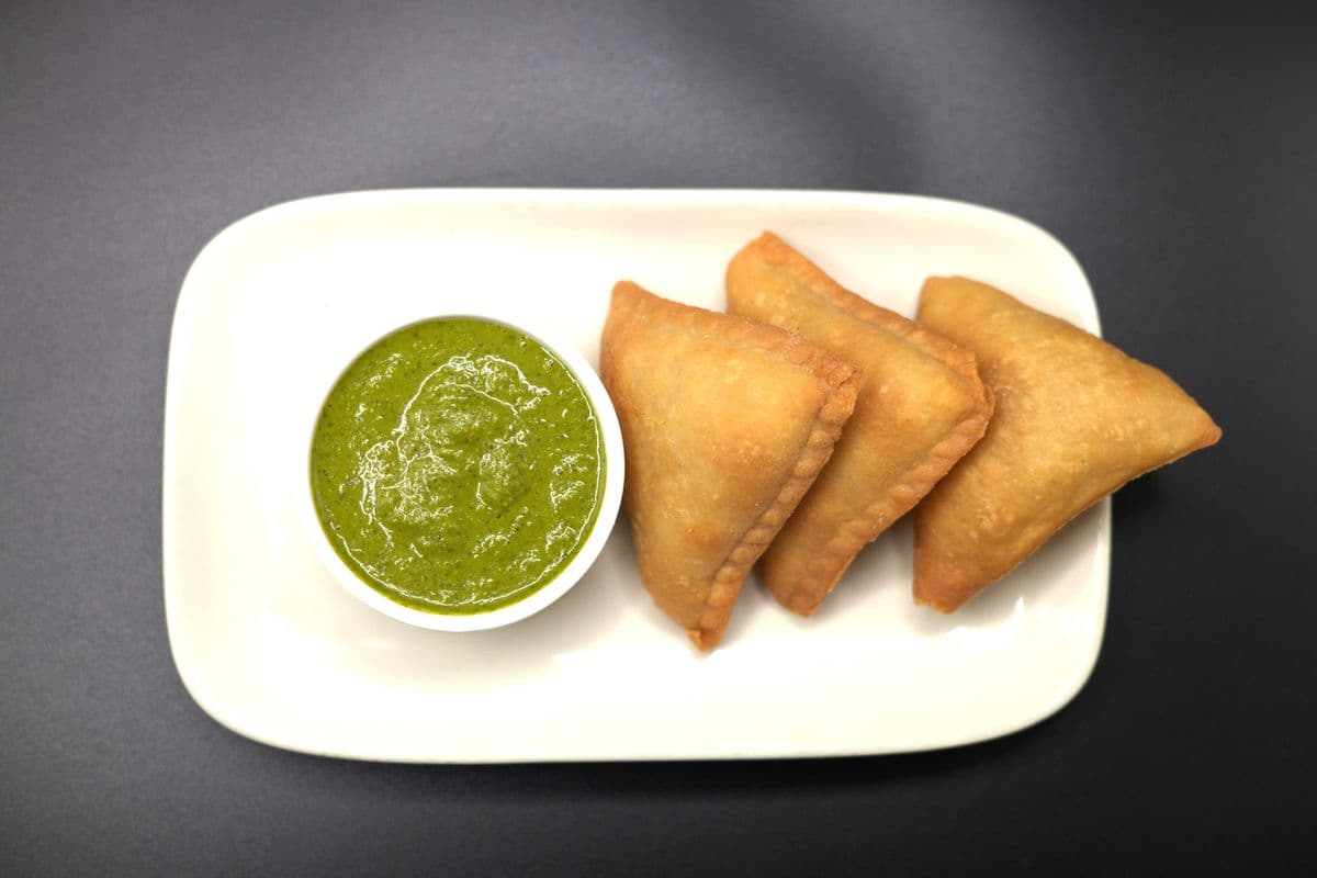Vegetable Samosas (3 pcs)