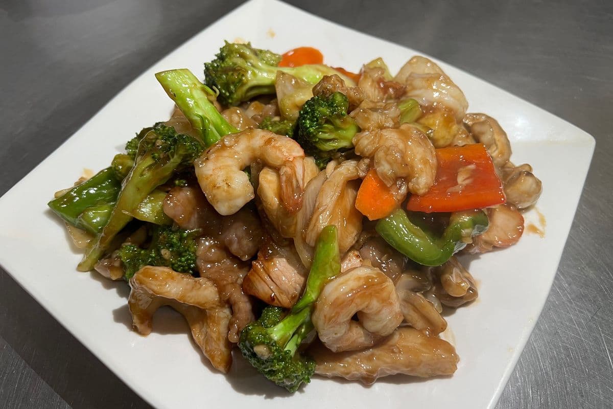 Thong La's Chop Suey