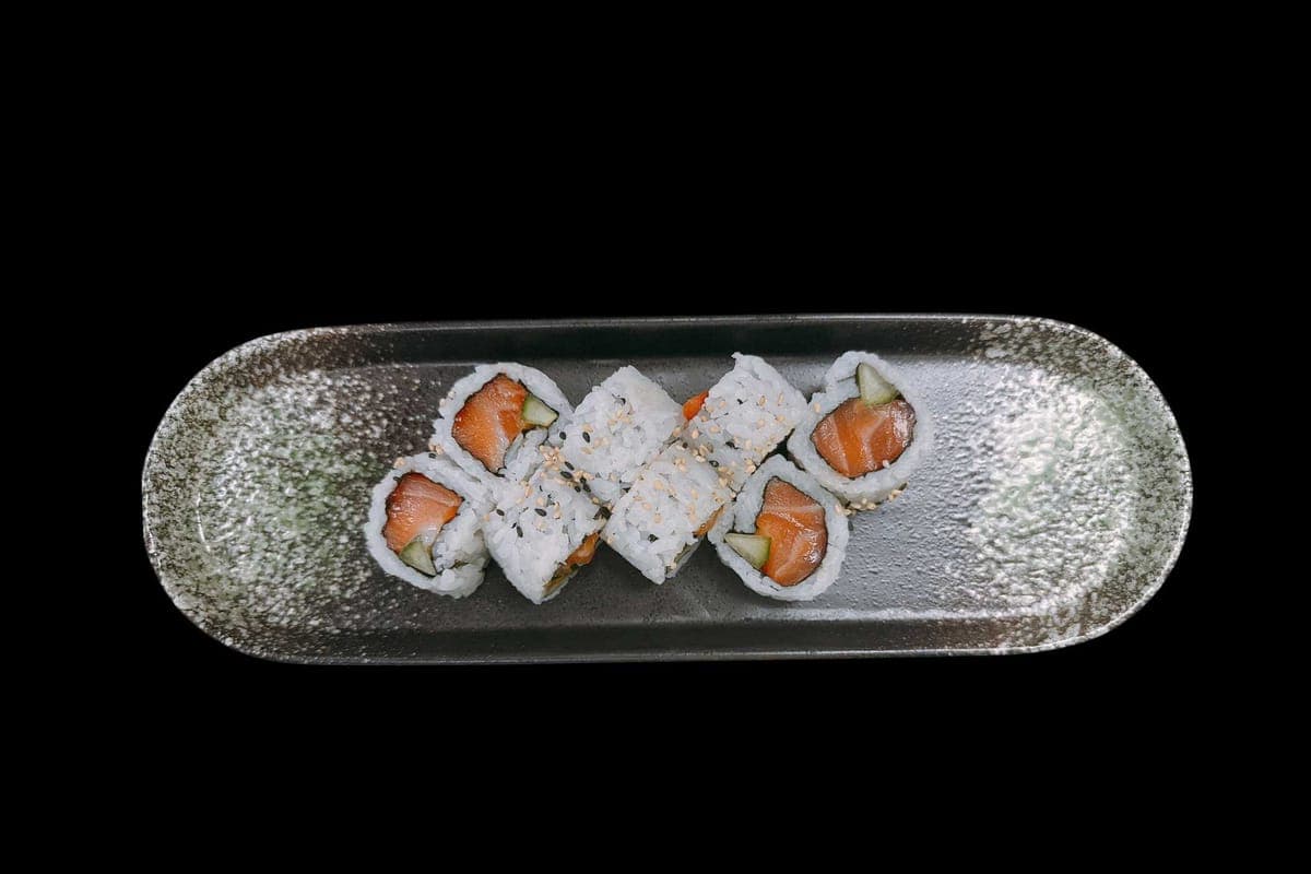Spicy Salmon Roll - 8 pc