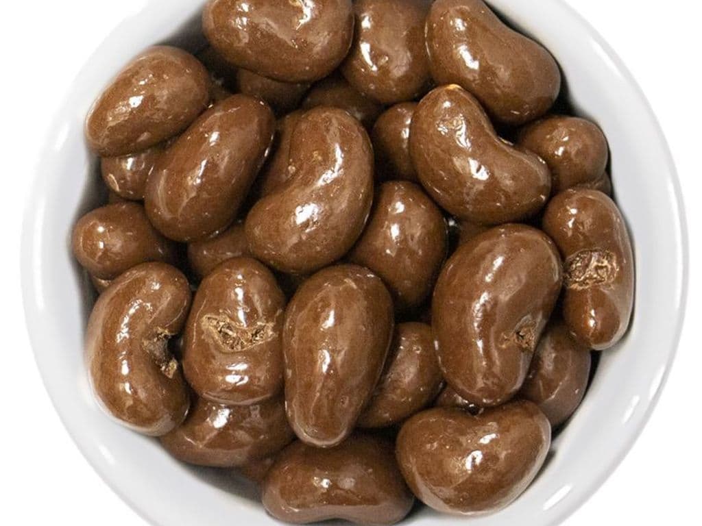 MILK CHOCOLATE CASHEWS 1 LB