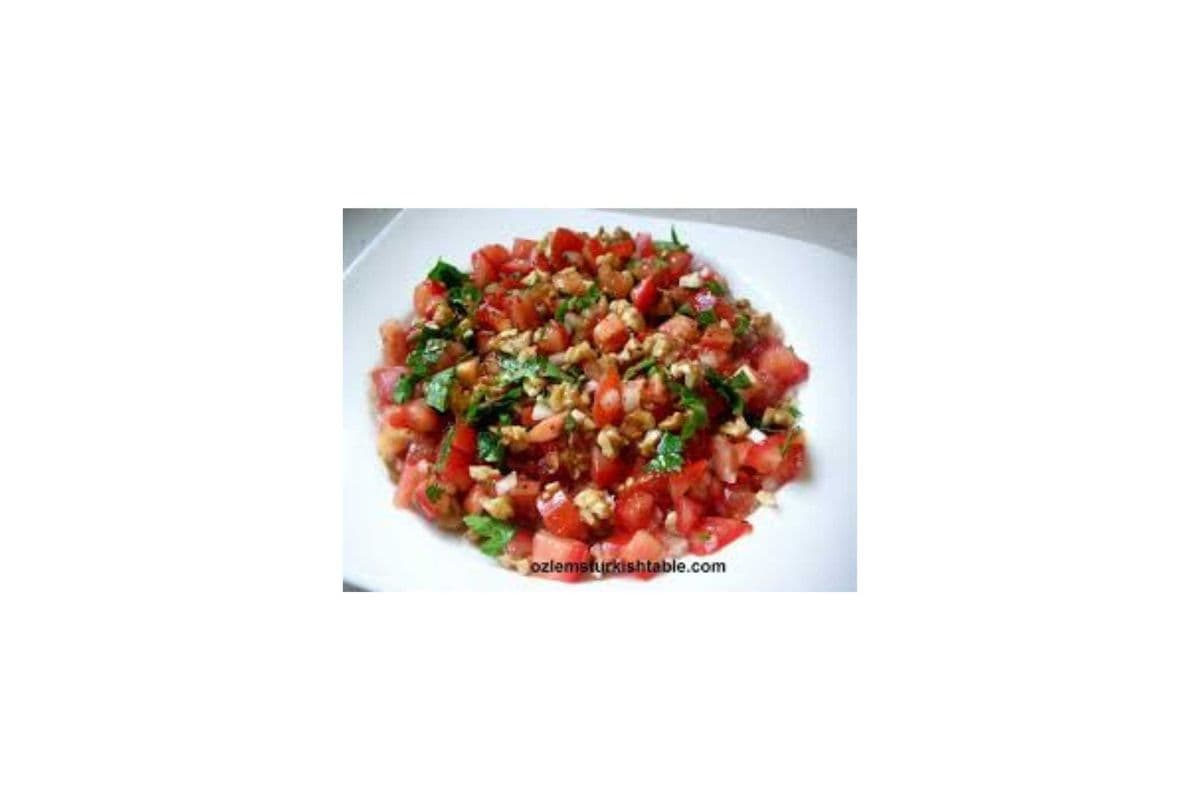 Mountain Salad (Gavurdagi Salatasi)