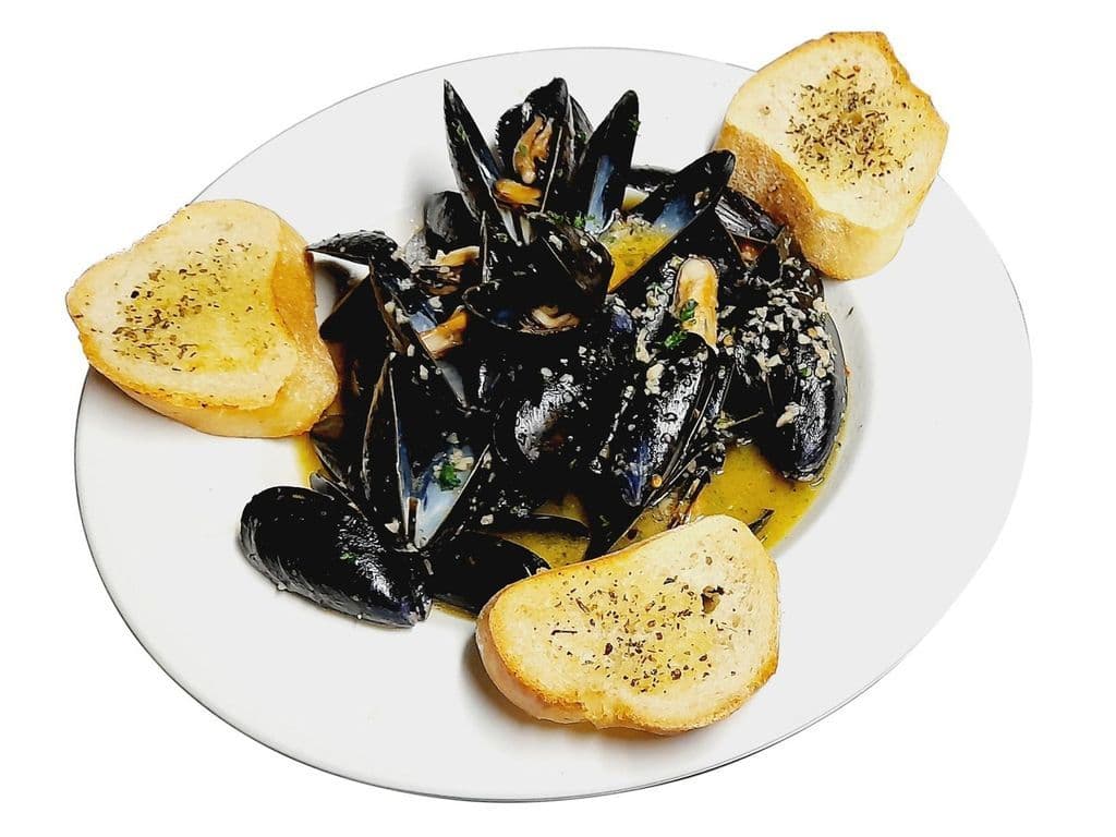 Fresh Mussels Marinara