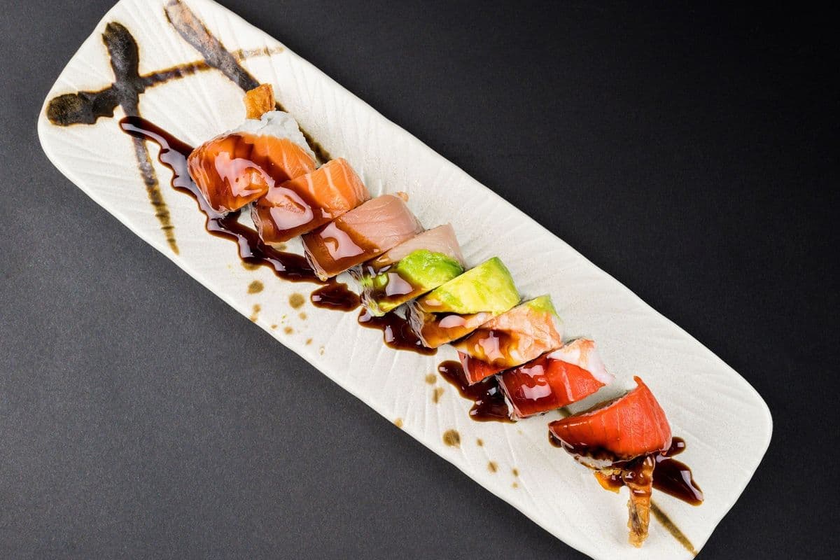 Rainbow Roll (8 pcs)