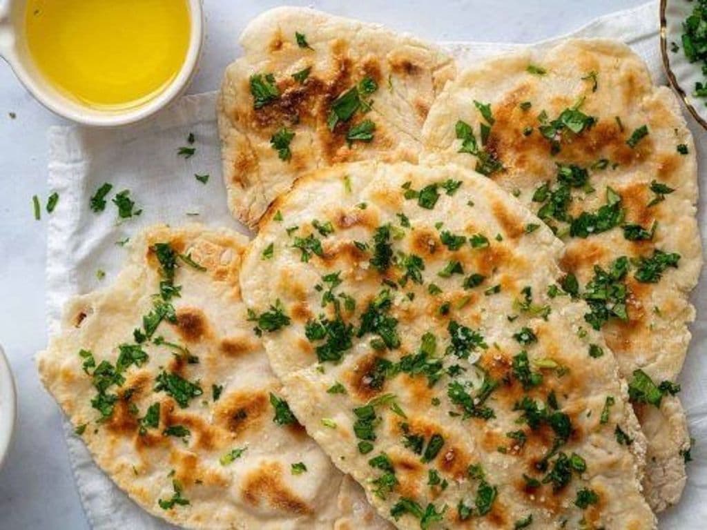 Naan (4 Pieces)