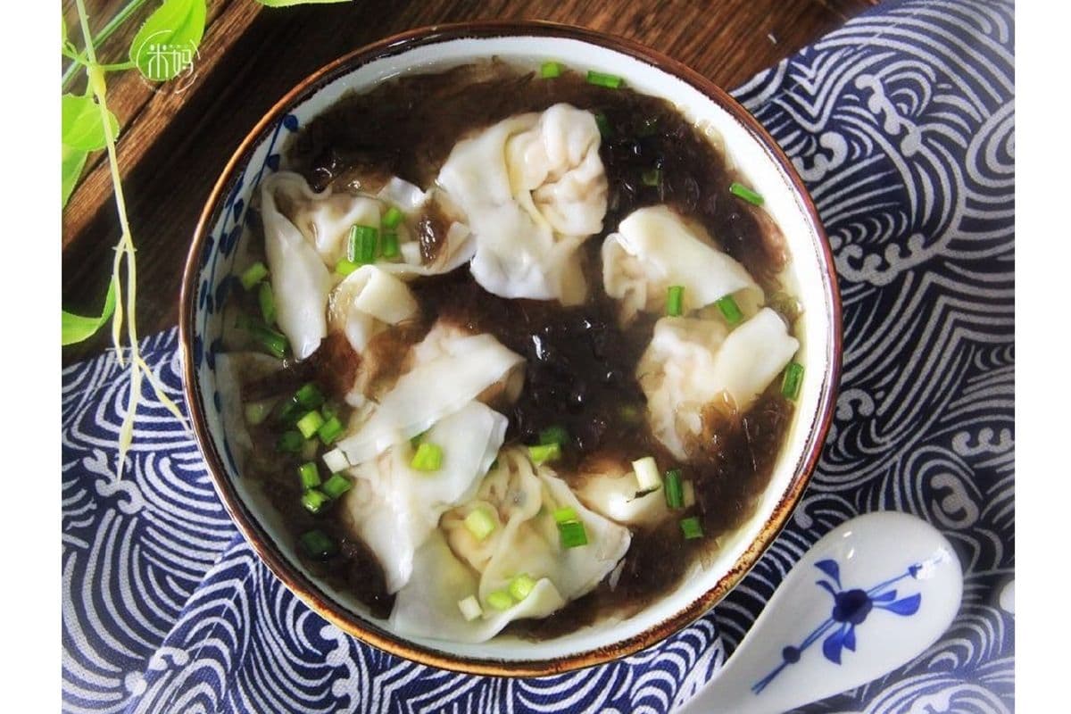 Pork Wonton Soup 猪肉云吞汤 (12pcs)