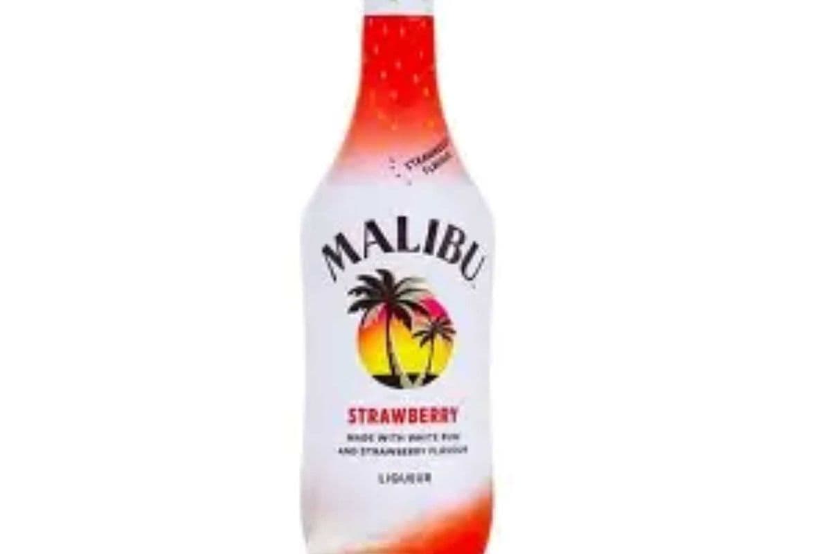 Malibu Strawberry Rum - 750ml (1 x 750ml)