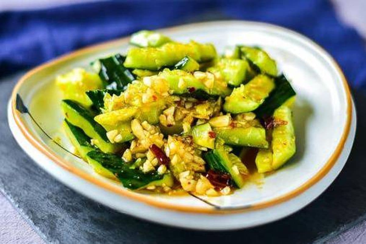 Cold Cucumbers in Garlic Sauce (Spicy) 涼拌小黃瓜