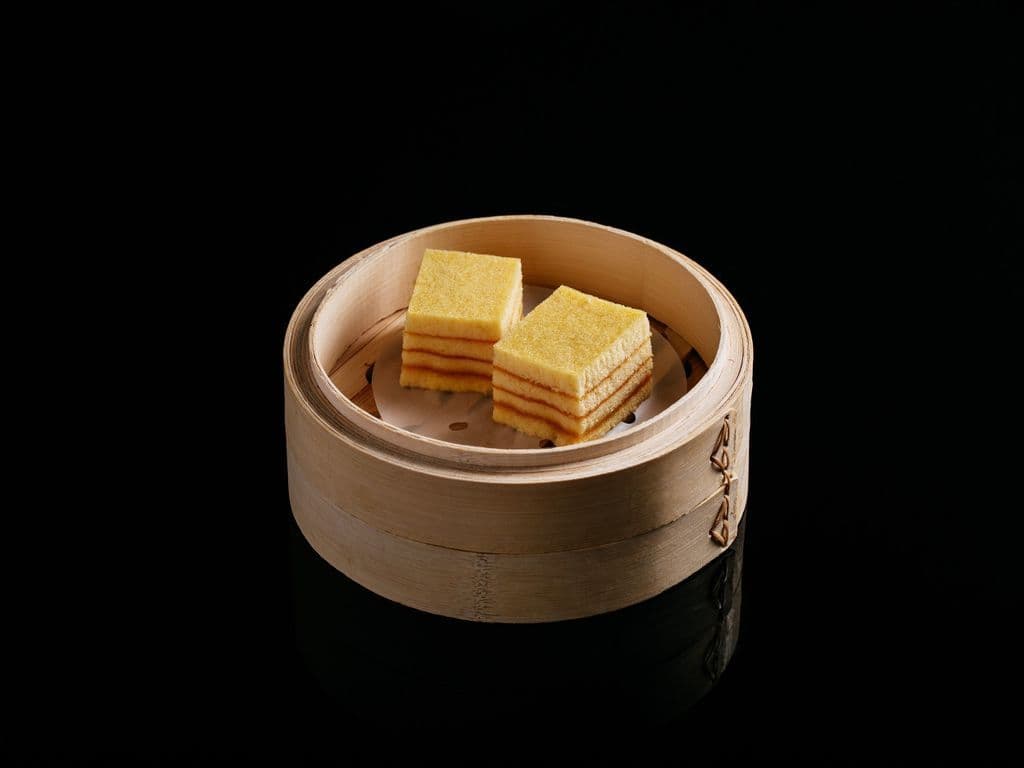 D18. Steamed Sponge Cake (4 Pcs)