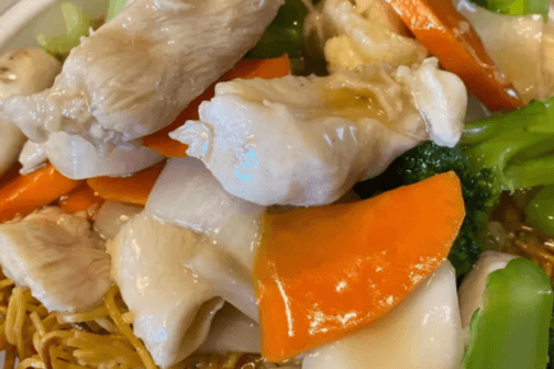 Chicken and Mixed Vegetables On Crispy Noodle