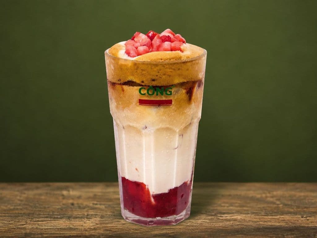Iced Strawberry Latte Coffee