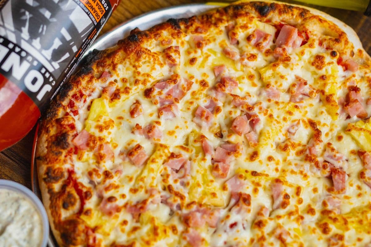 16" Hawaiian Pizza (12 Slices) Offer