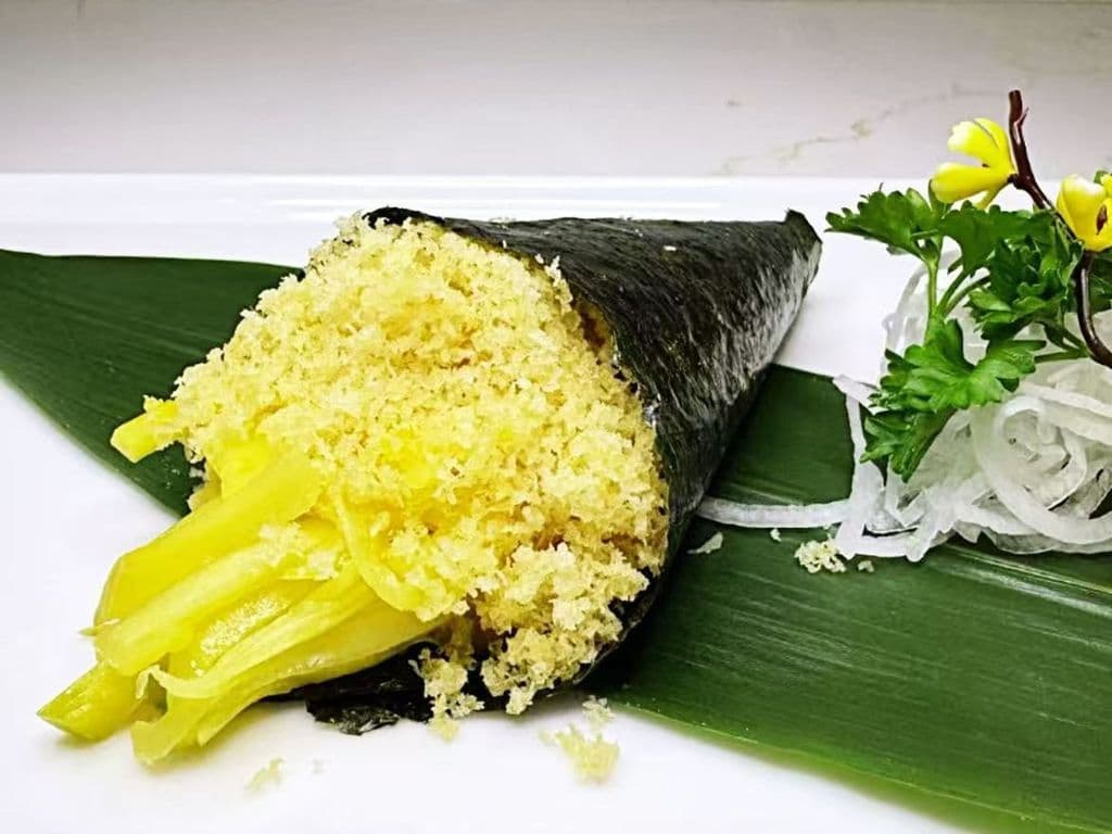 Crispy Mango Handroll(1 pc)