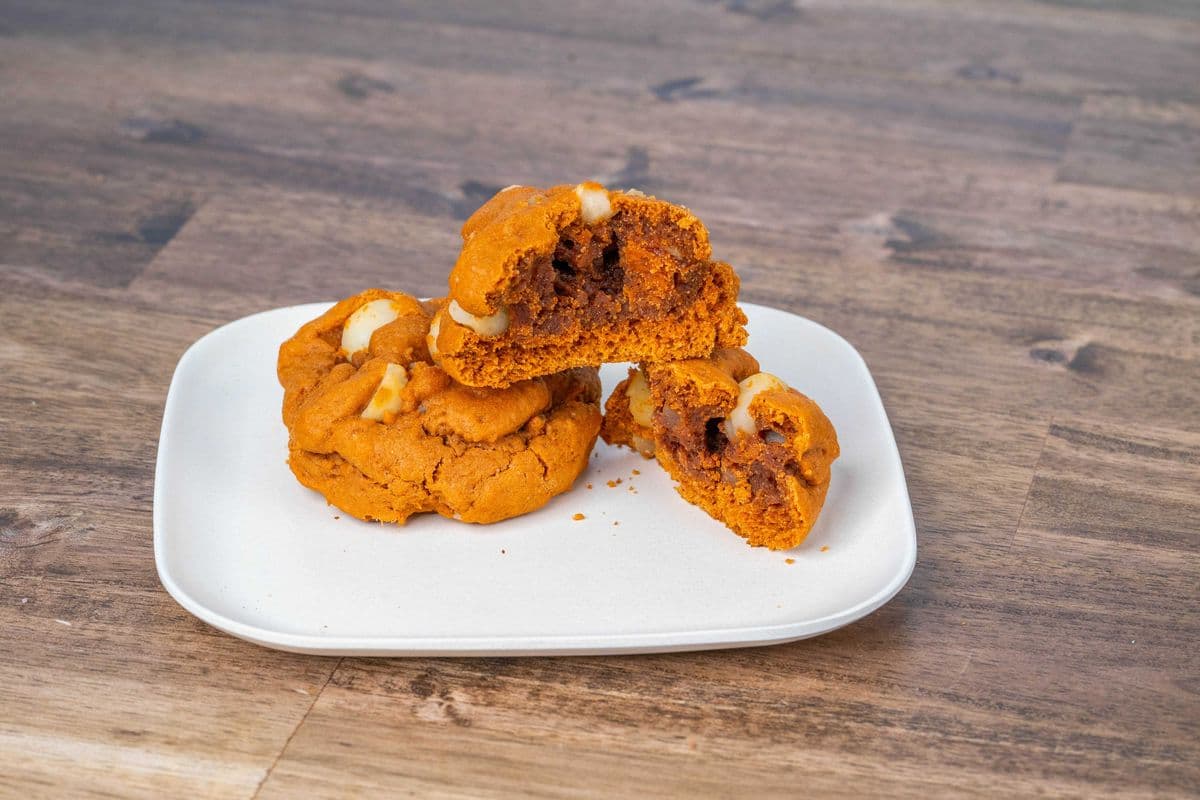 Soft Thai Tea Macadamia Cookies