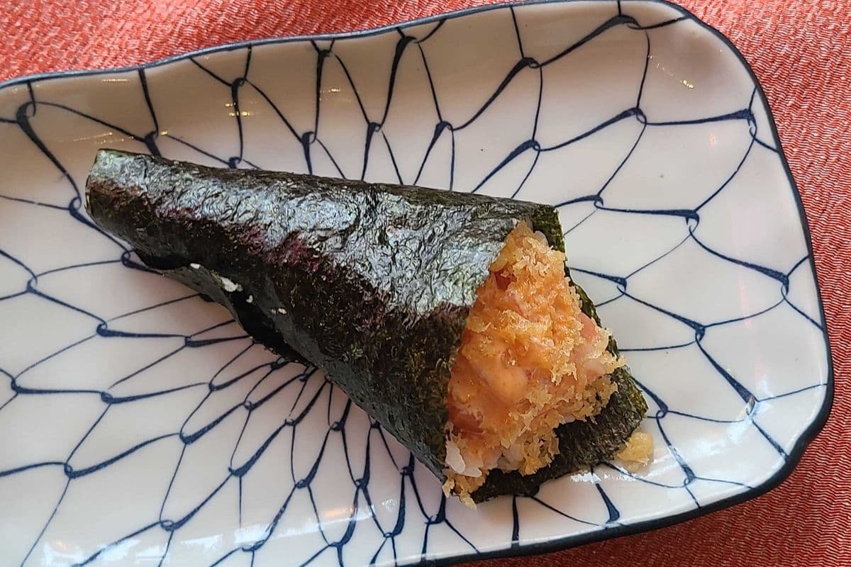 Salmon Hand Roll