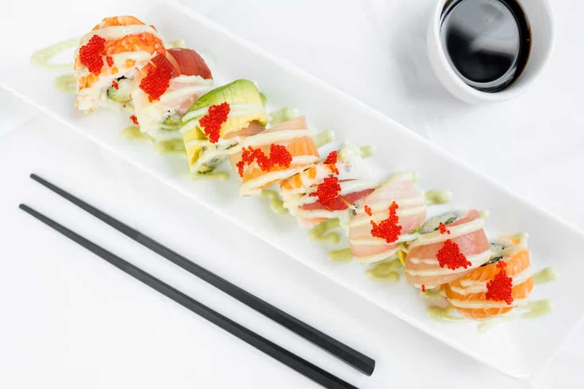 Rainbow Roll (8 pcs)