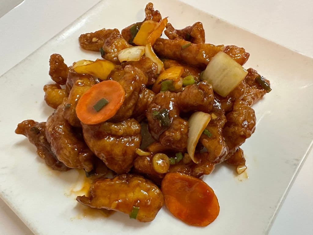 Stir-fried Fish Fillet with Sweet, Sour, & Spicy Sauce (酱扒鱼排)