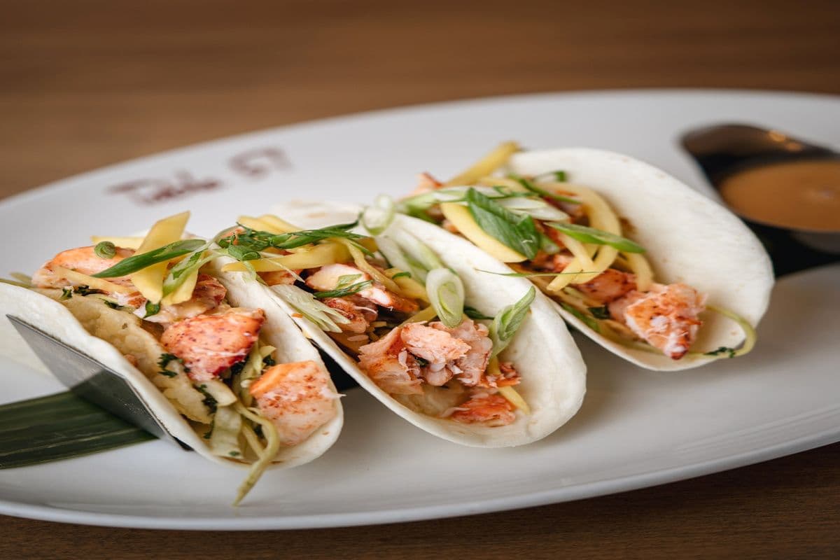 Tacos au homard double enveloppé / Double Wrapped Lobster Tacos