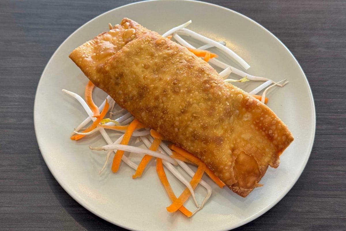 Spicy Pork Egg Roll (1 pcs)