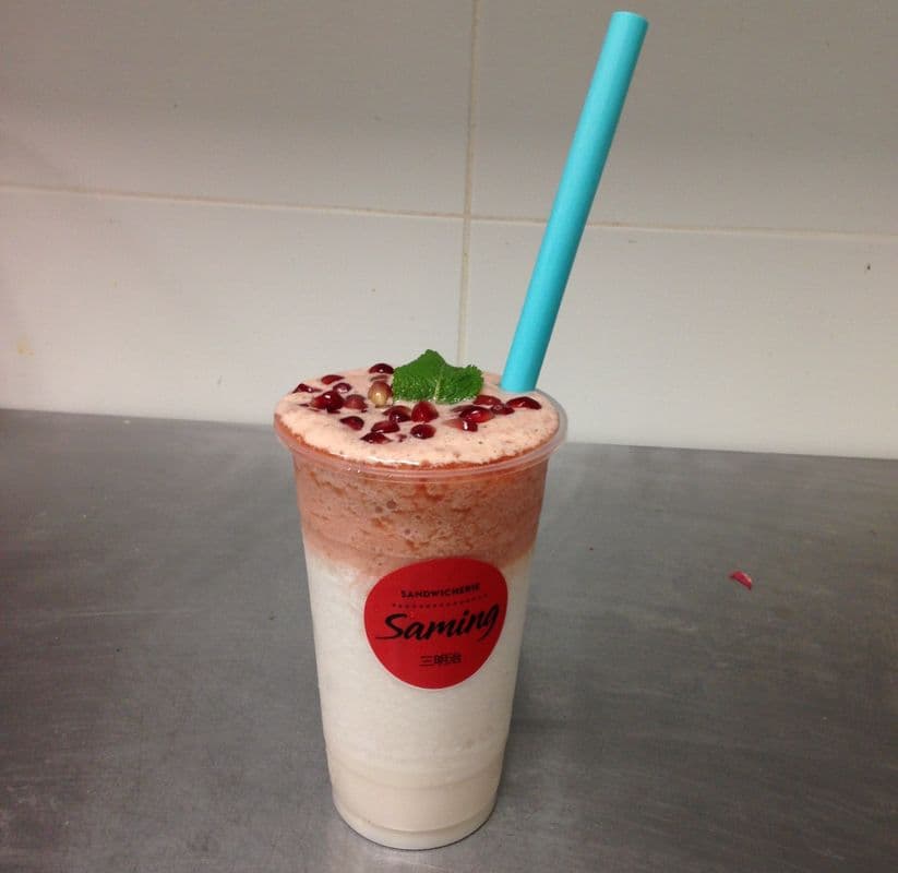 Thé au lait de grenade et fraise/Pomegranate Strawberry Milk Tea