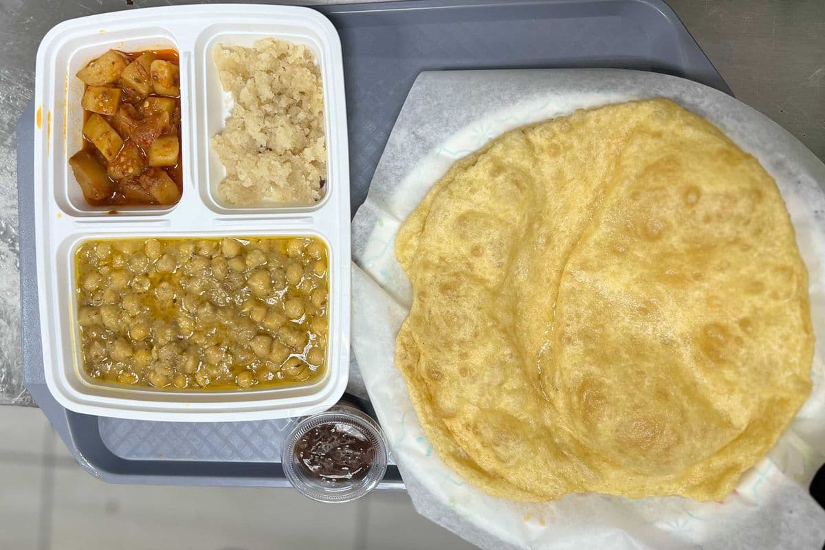 Halwa Puri Chanay Plate