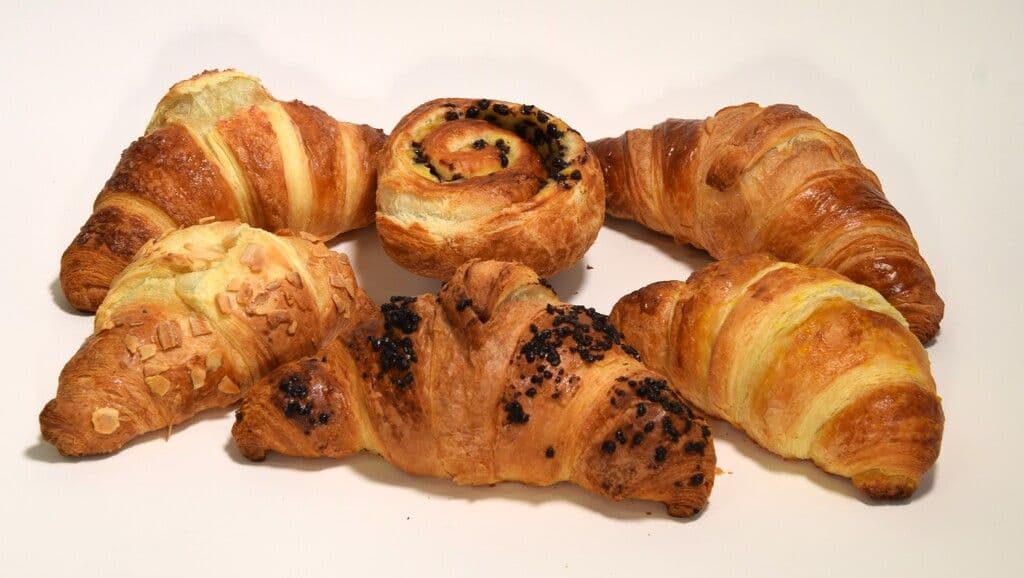 ASSORTED BOX OF 6 CROISSANTS