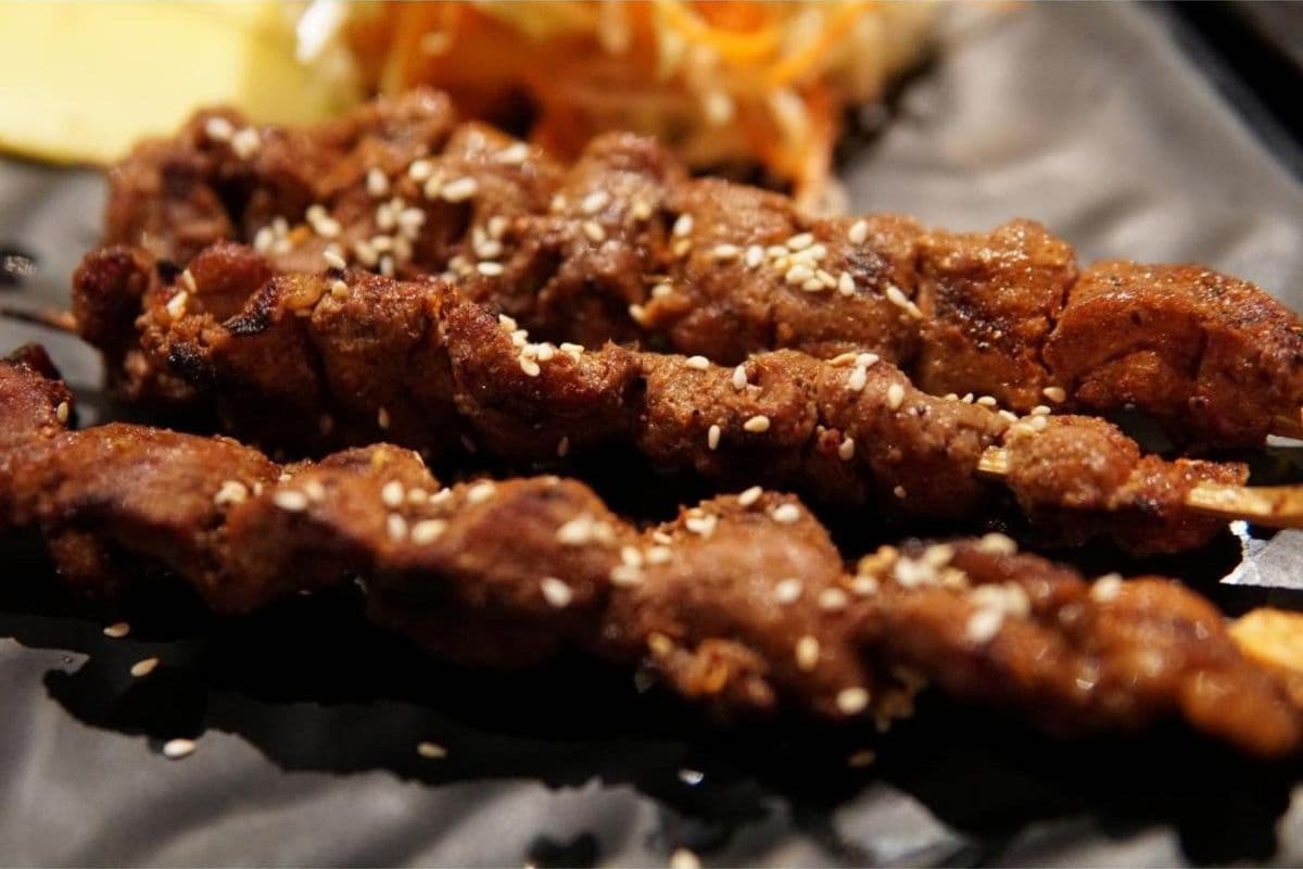 Beef Skewers on Rice / Com Bo Xien