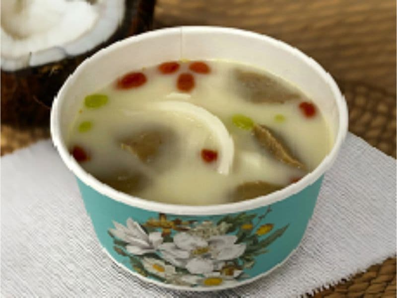 Signnature Coconut Meat Chicken Soup(Hot) 招牌椰肉鸡汤 (热)