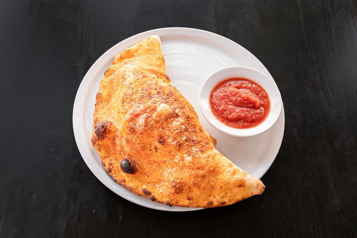 Delia Calzone