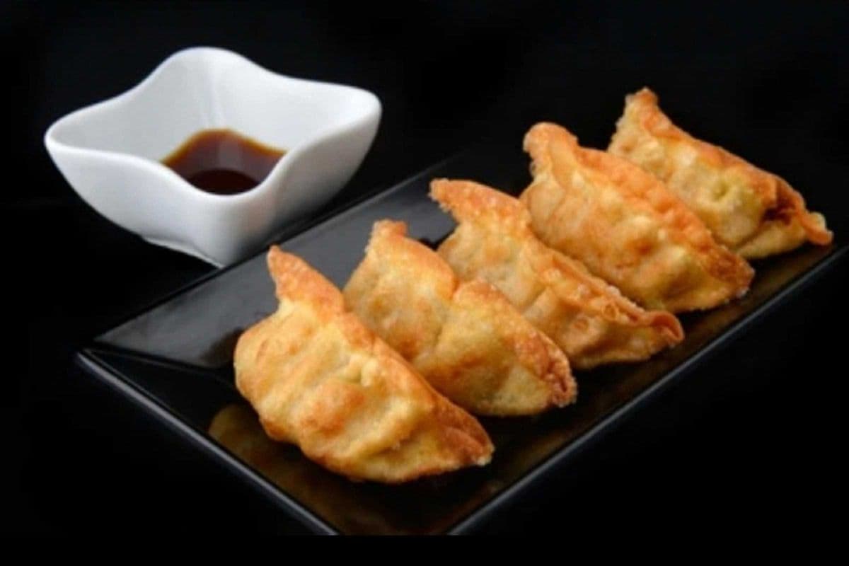 Deep Fried Dumpling / 6 pcs 炸饺子 / 6 pcs (6 pcs)