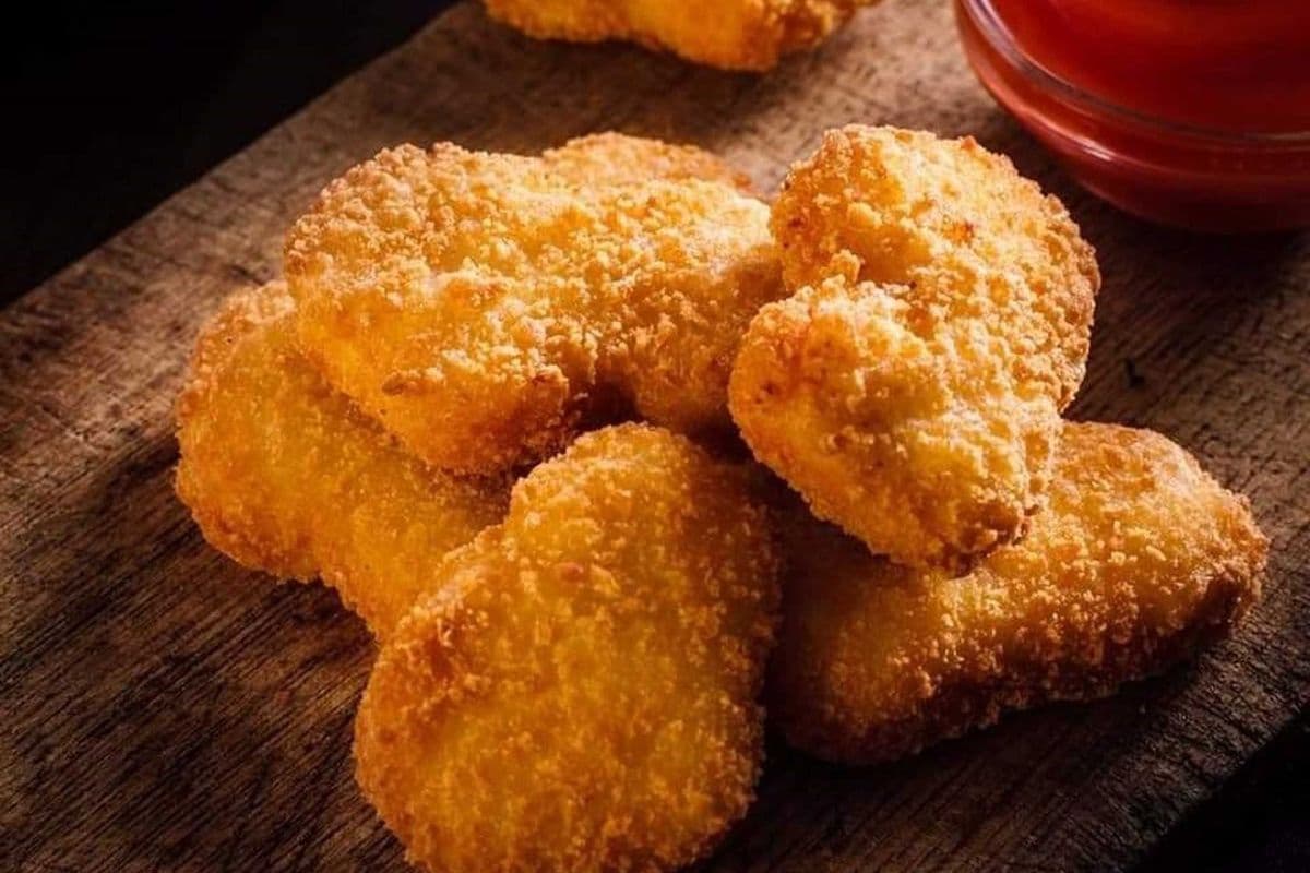 Chicken Nuggets and Fries (10 pcs)
