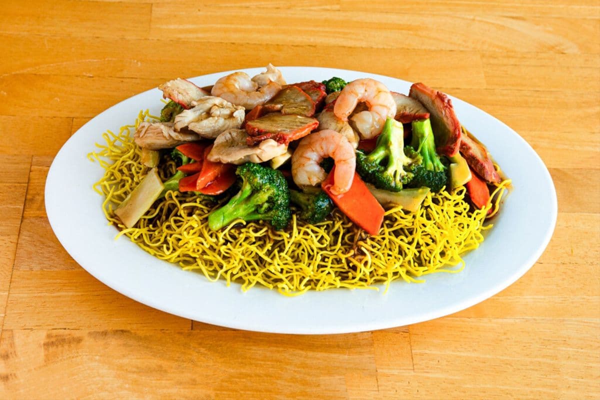 Emerald Deluxe Chow Mein