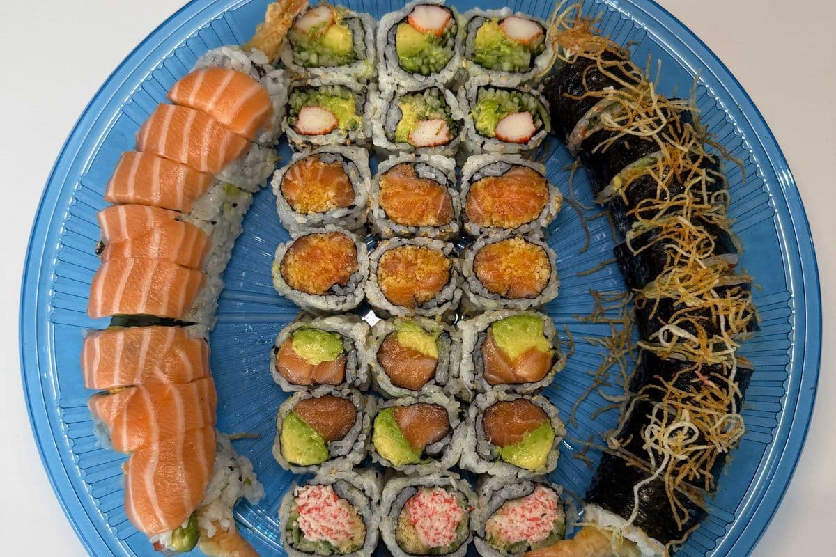 P5. Assorted Rolls (40 pcs) 卷物拼盤