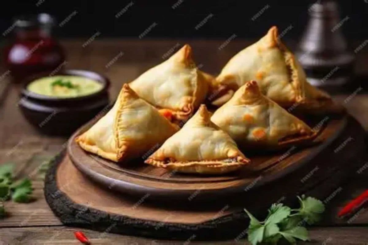 VEGGIE SAMOSA 2 PCS
