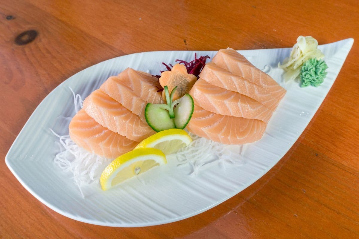 Salmon Sashimi (8 pcs)