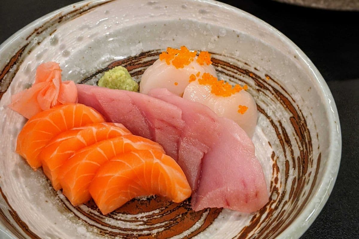 Assorted Sashimi (10 pcs)