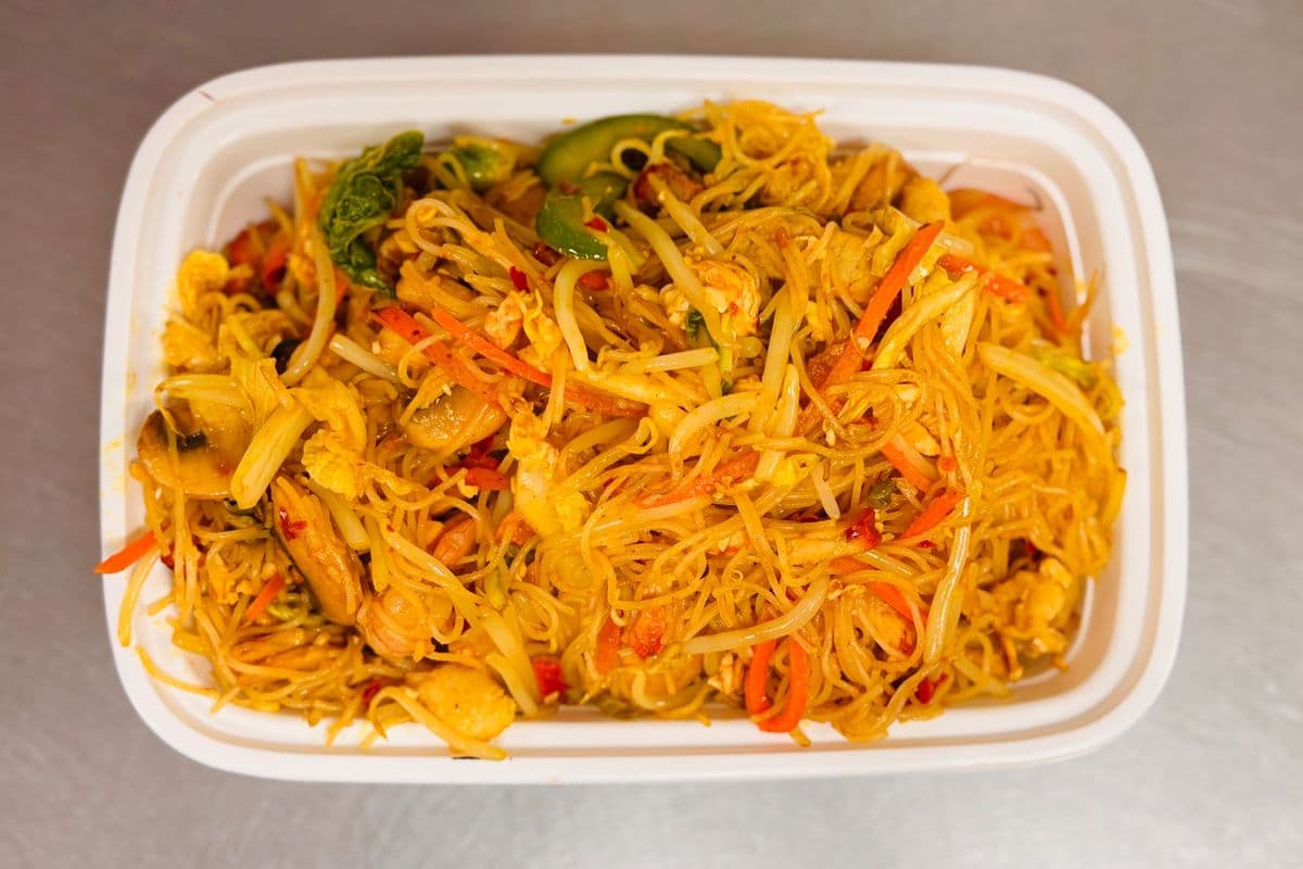48. Singapore Special Mein Feng (Spicy)