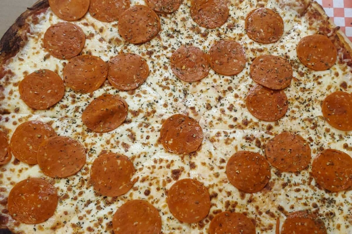 Pizza Pepperoni à la New-Yorkaise / New York Pepperoni Pizza