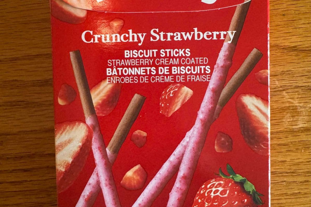 Large Pocky Crunch Strawberry