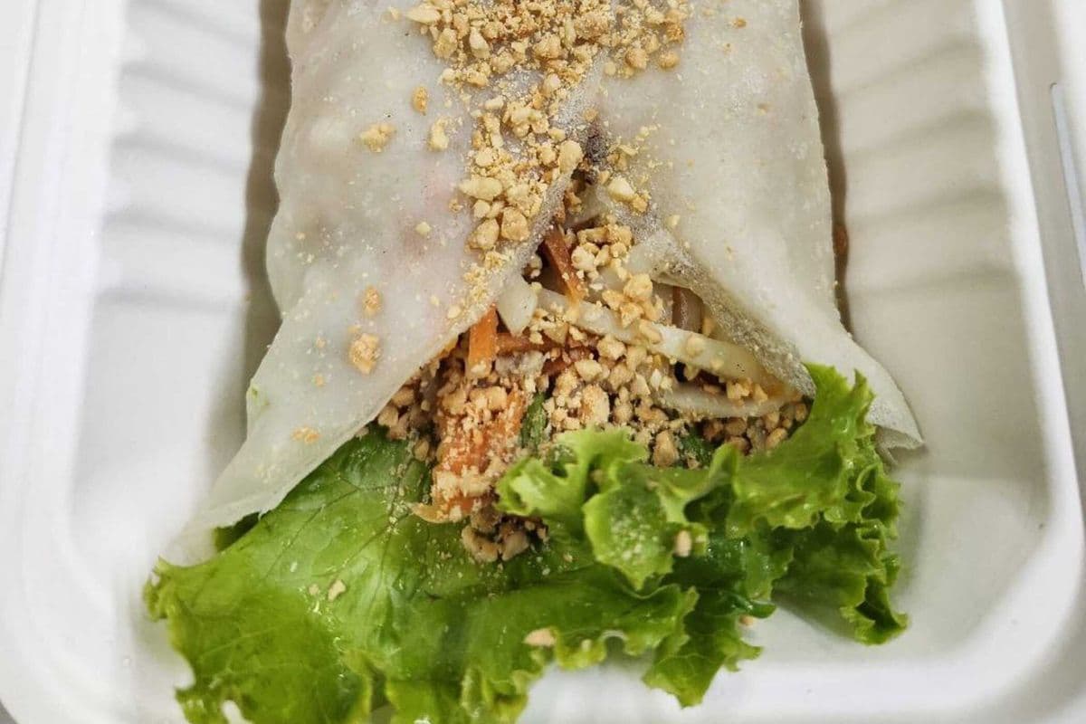 Fresh Lumpia (Fresh Spring Rolls) (1 pc)