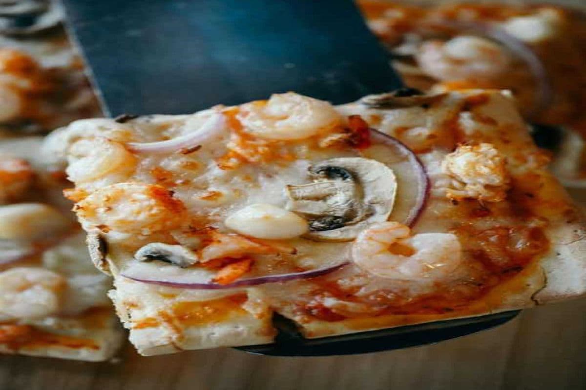 7" Total Seafood Pizza